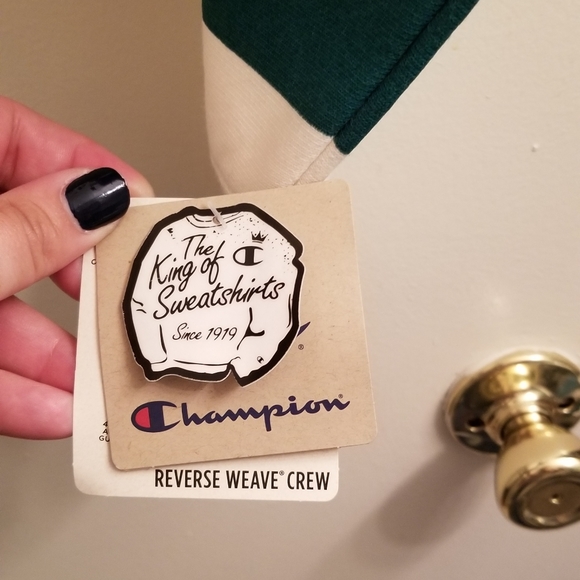 Champion XS Cropped Reverse Weave Crew Sweatshirt - Picture 6 of 6